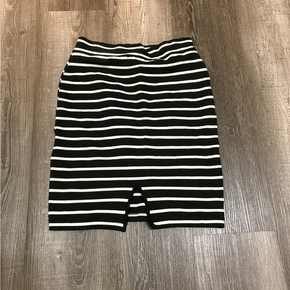 Charlotte Russe Monochrome Striped Skirt